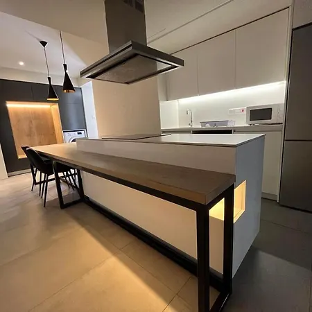 Business - Araouzou By Platform 357