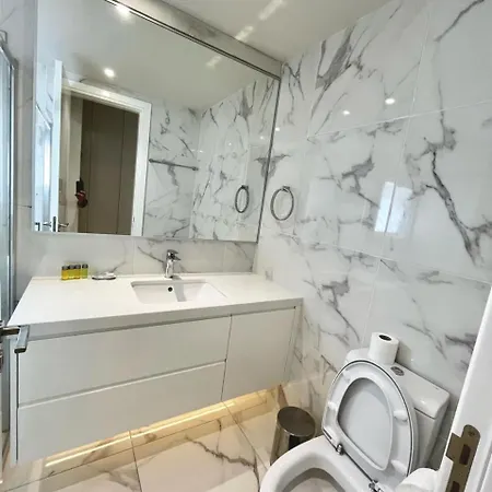 Business - Araouzou By Platform 357 * Nicosie