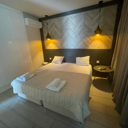 Business - Araouzou By Platform 357