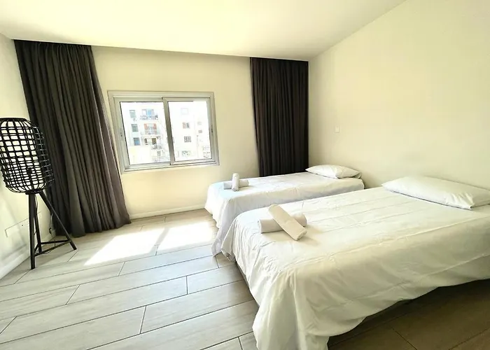 Business - Araouzou By Platform 357