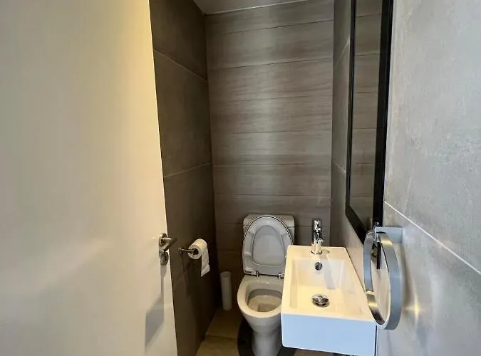 Business - Araouzou By Platform 357 Nicosia