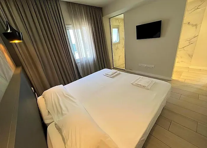 Business - Araouzou By Platform 357