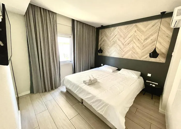 Business - Araouzou By Platform 357