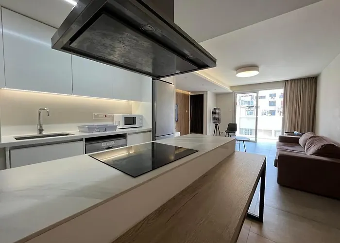 Business - Araouzou By Platform 357 ניקוסיה